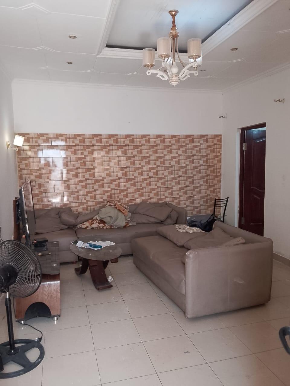 Chambre salon moderne à louer à Bacongo – Brazzaville à Brazzaville
