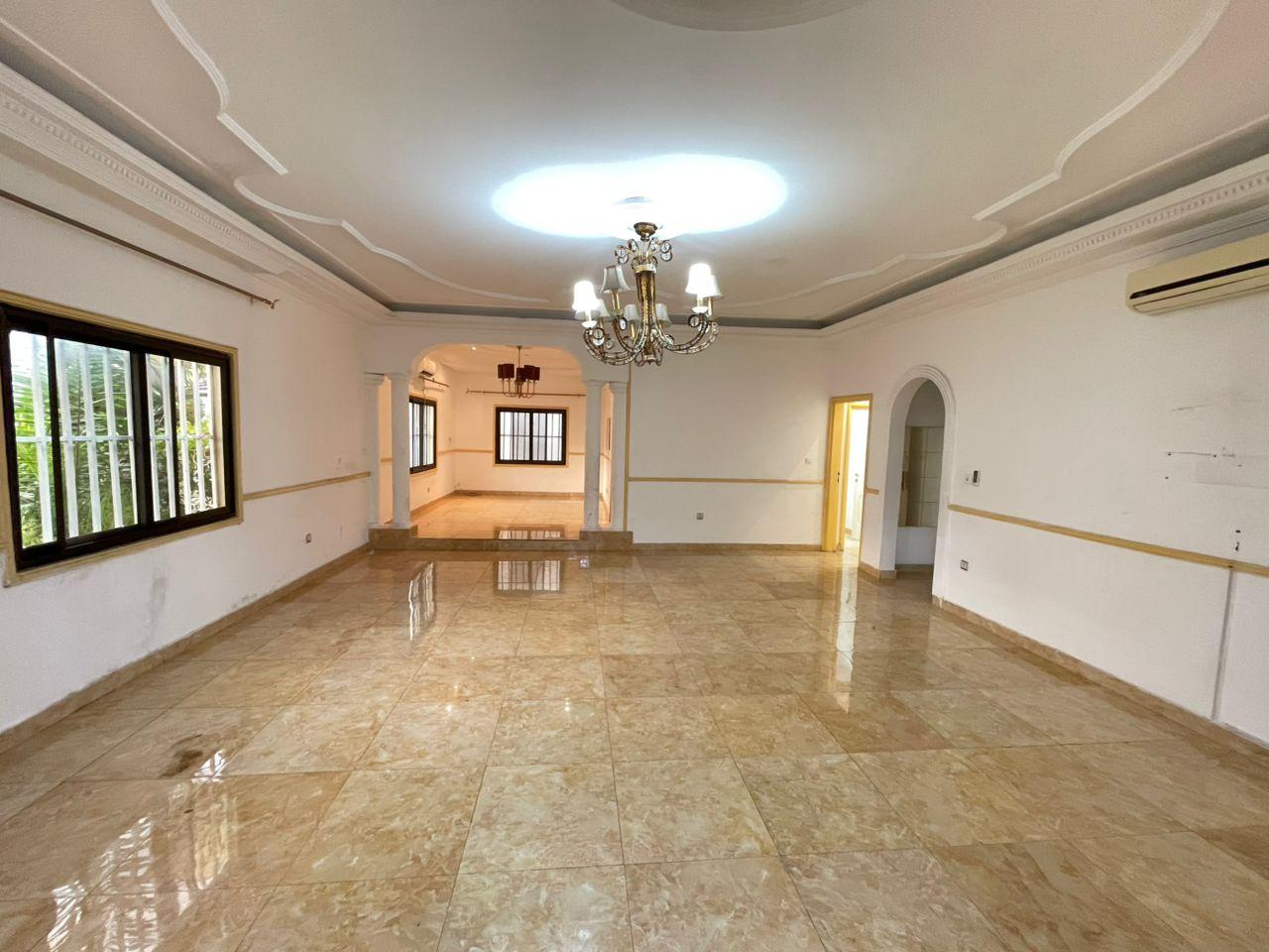 Villa haut standing à louer au centre-ville de Brazzaville – Secteur Maison d’Arrêt à Brazzaville