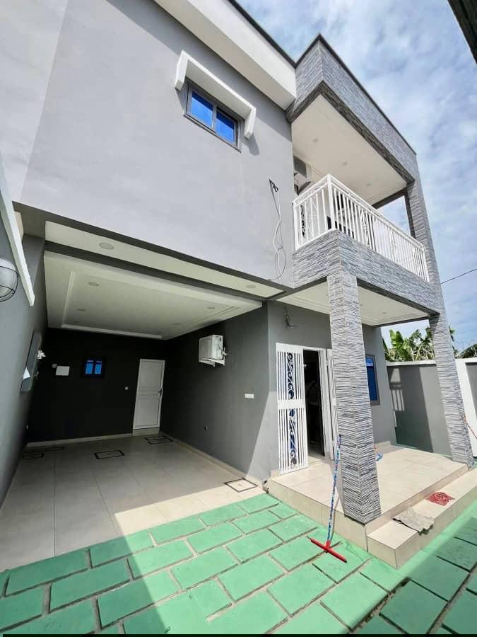 Duplex moderne à louer à Bacongo – Brazzaville (Secteur 5 Chemins) à Brazzaville