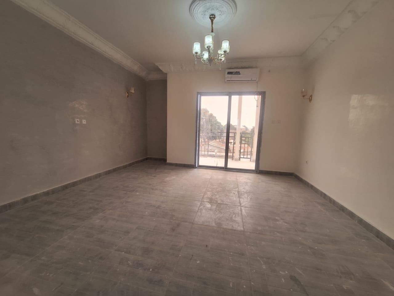 🏢 Appartement à louer – Brazzaville, Ouenzé à Brazzaville