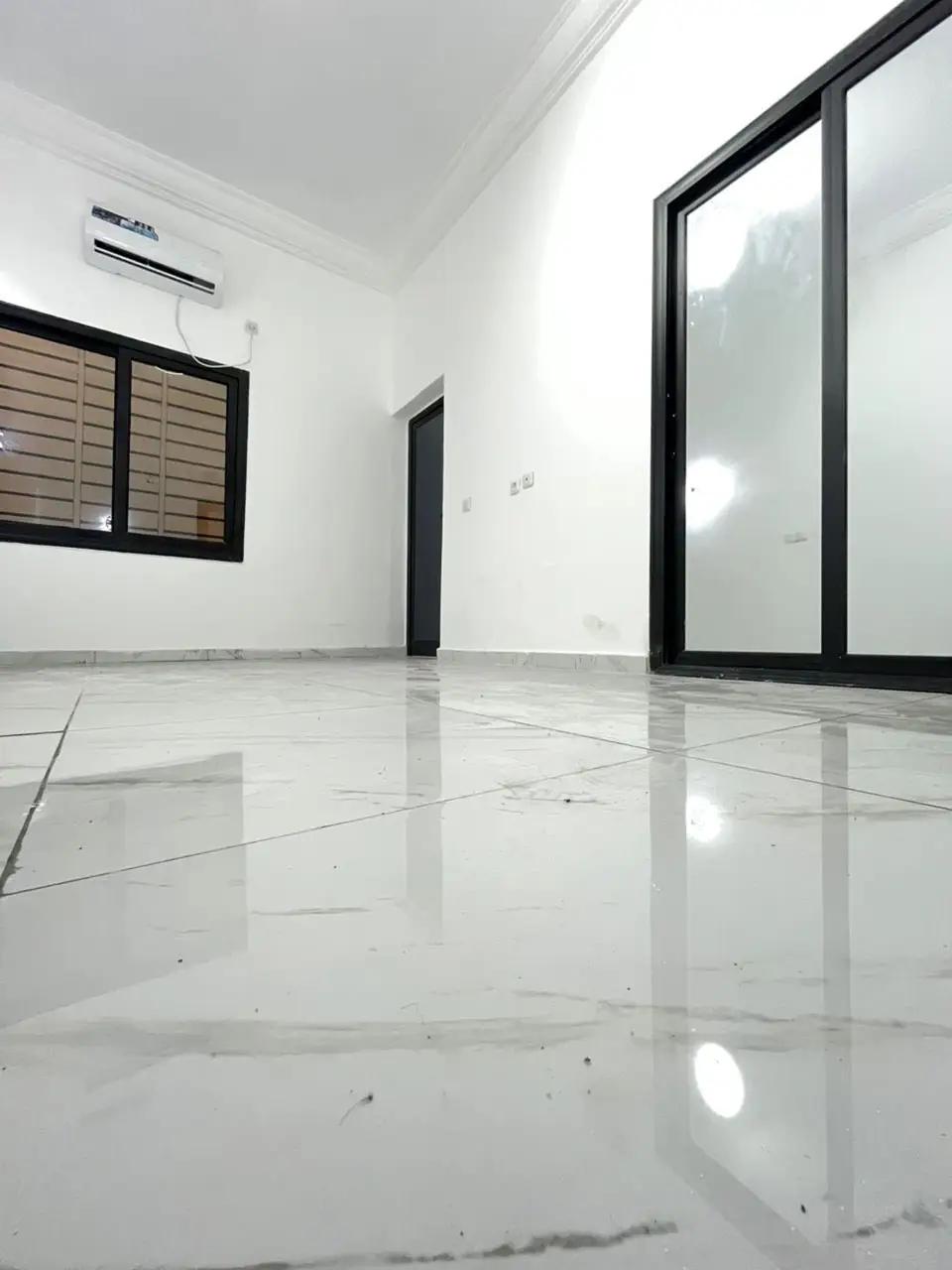 🏡 Villa en duplex à vendre à Ouenzé – Centre-ville de Brazzaville (Congo)