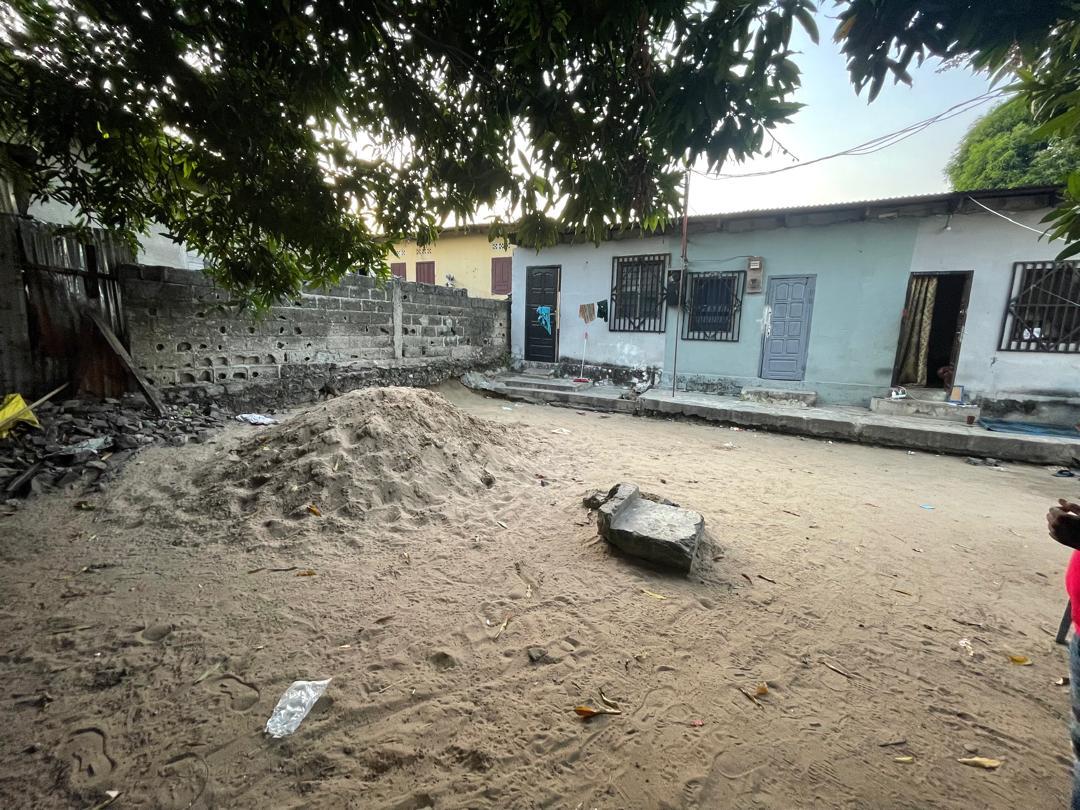📍 Demi-Parcelle à Vendre à Brazzaville – Plateau des 15 ans à Brazzaville