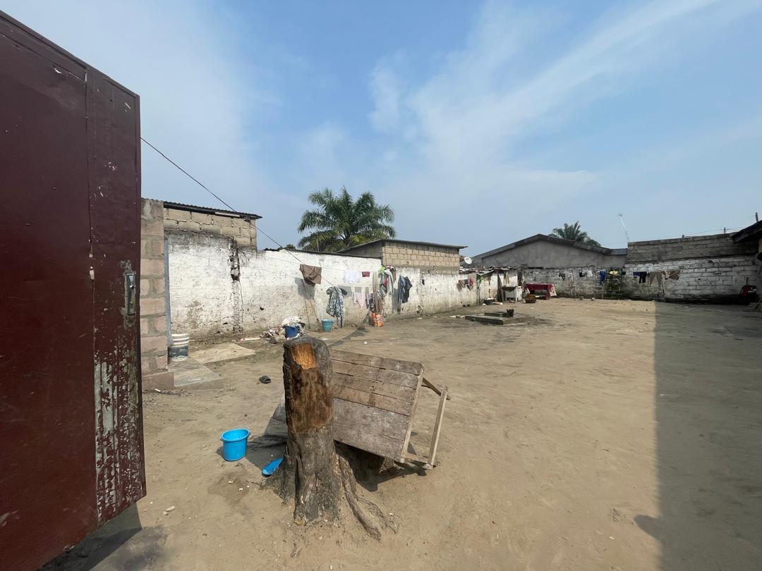 Terrain de 200m² à Vendre – Moungali (La Fleur), Brazzaville – Zone Pavée & Accessible à Brazzaville