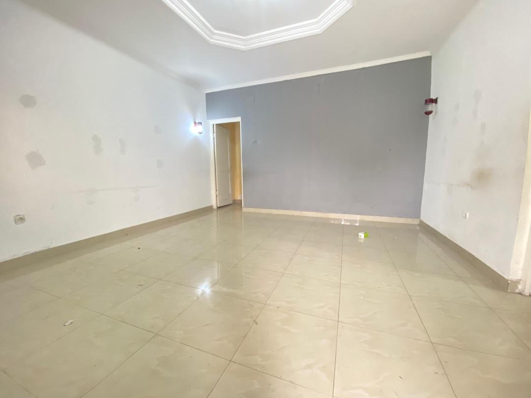 MAISON 1 CHAMBRE SALON  À LOUER À KINTÉLÉ – 70 000 FCFA à Brazzaville